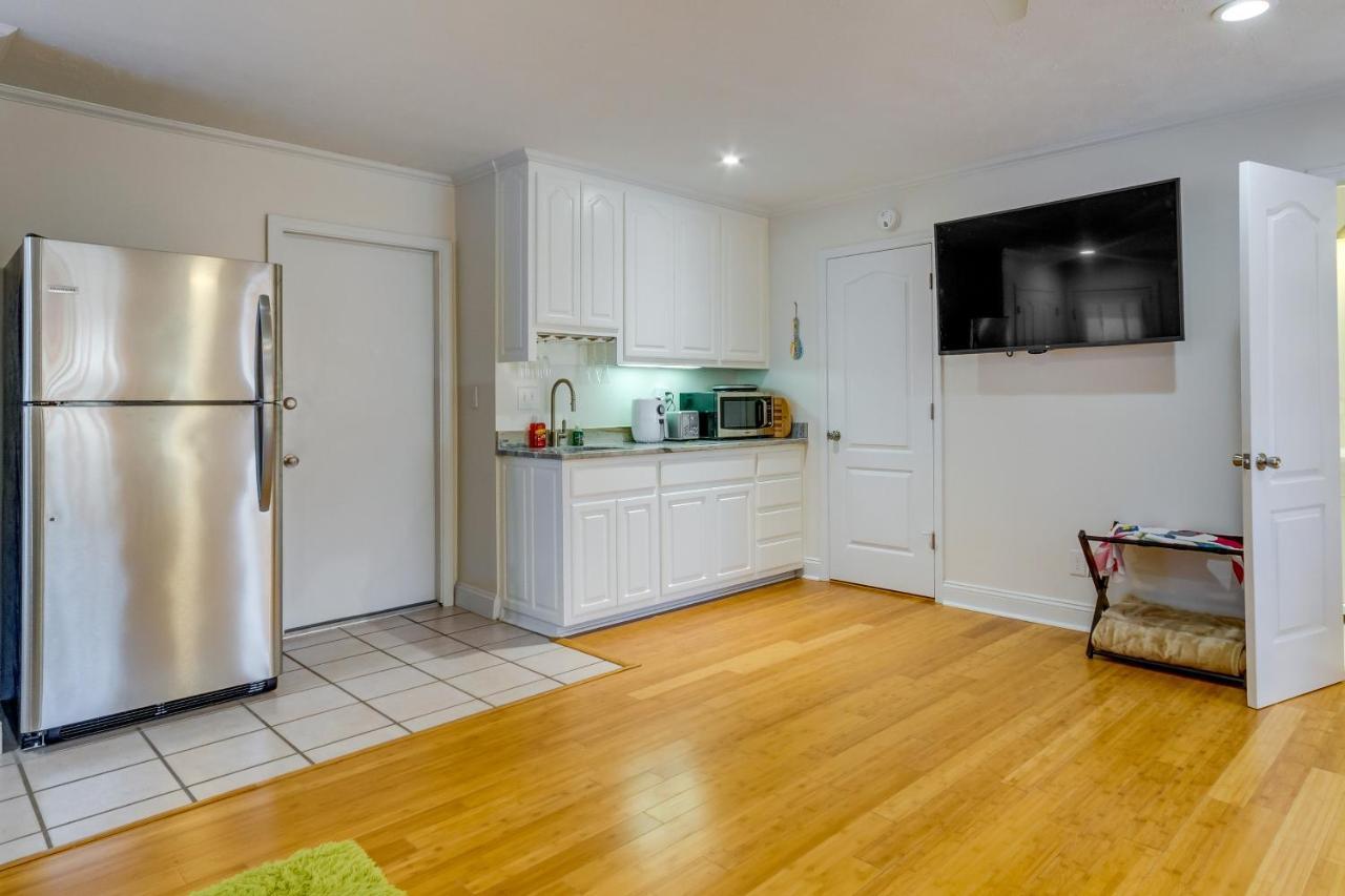 Gulf Breeze Vacation Rental For 2 With Pool Access! 外观 照片