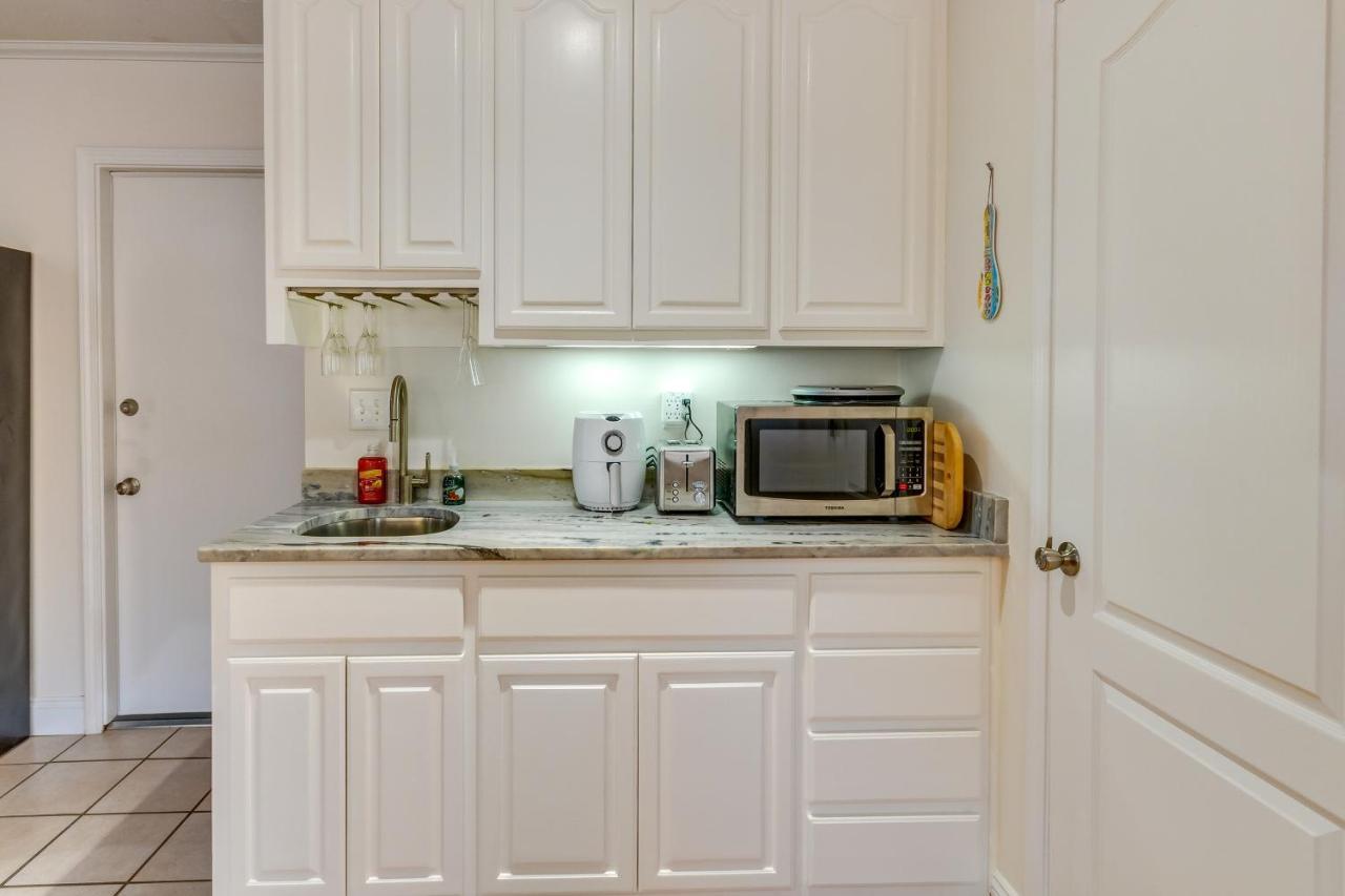 Gulf Breeze Vacation Rental For 2 With Pool Access! 外观 照片