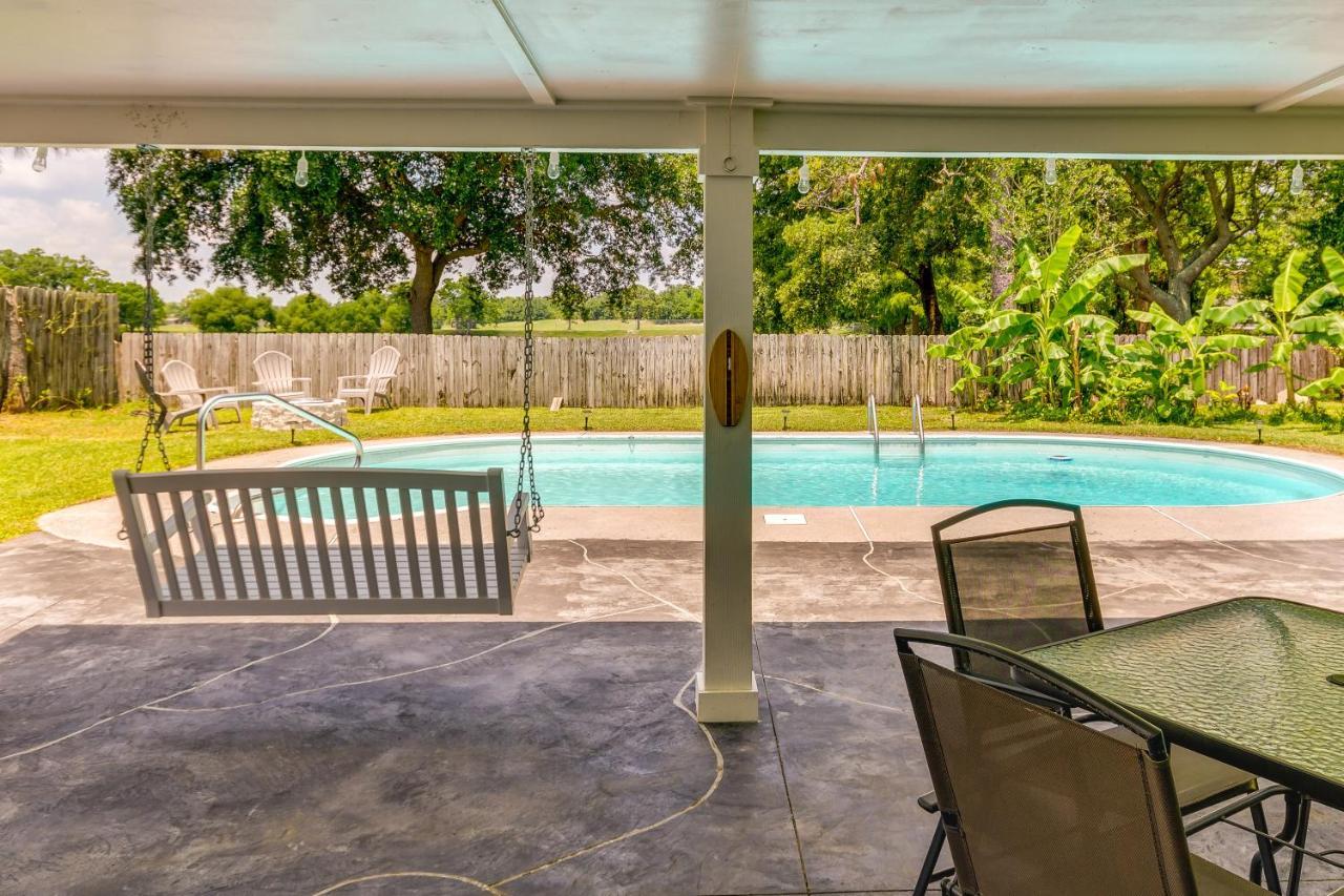 Gulf Breeze Vacation Rental For 2 With Pool Access! 外观 照片